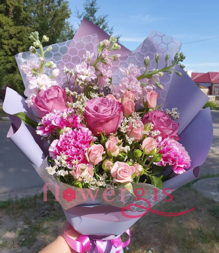 Букет цветов Розовое ассорти купить с доставкой в Ахтах - цена со ...